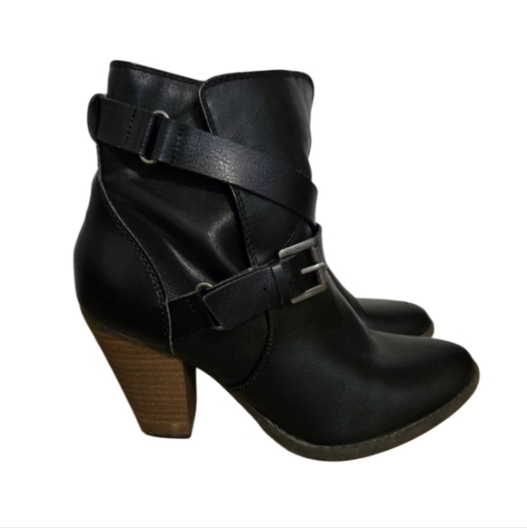 American Eagle Outfitters Shoes - American Eagle Black Leather Ankle Boots Womens Size 8.5